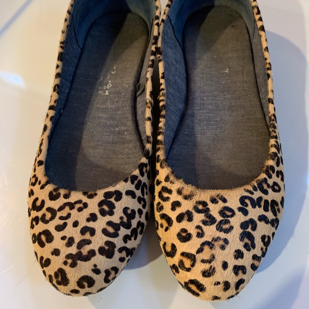 Dr. Scholl’s leopard calf hair memory foam flats